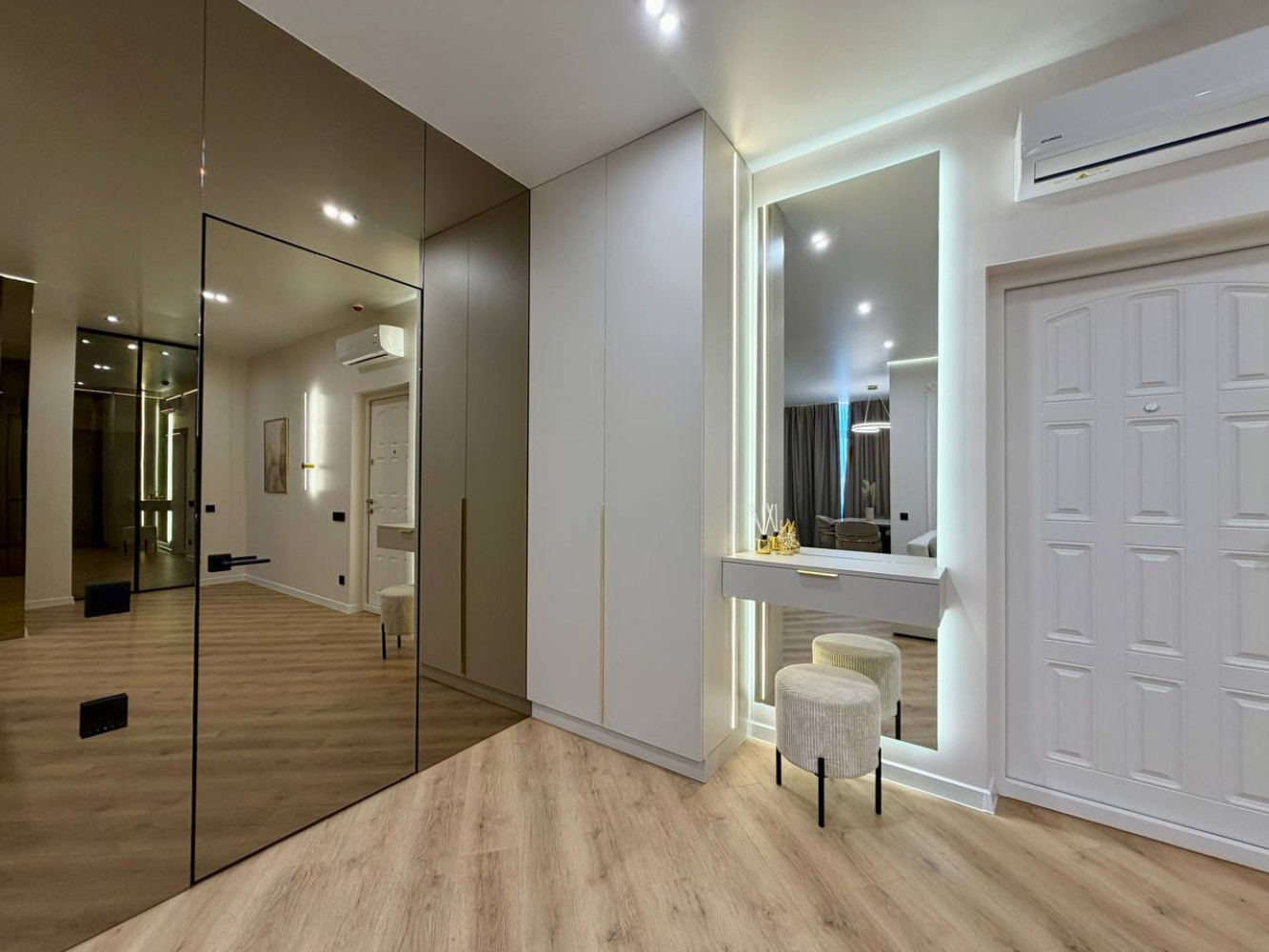 Квартира 2 комнаты 67 м² Одесса, Украина