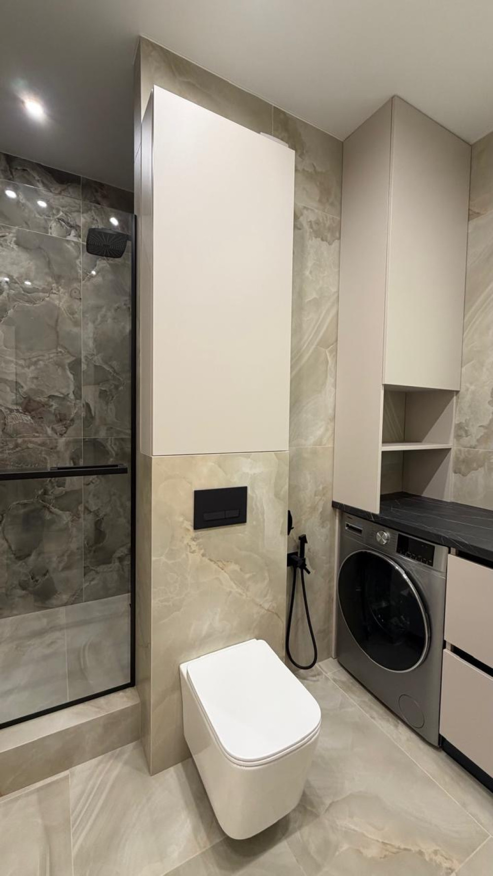 Mieszkanie 2 pokoi 43 m² Odessa, Ukraina