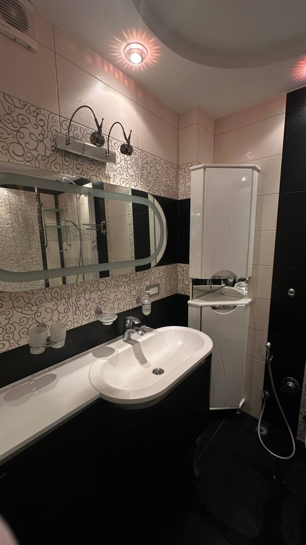 Mieszkanie 2 pokoi 87 m² Odessa, Ukraina